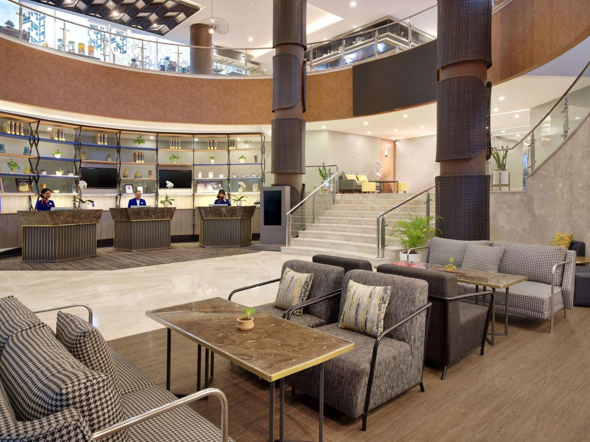 Novotel Cikini होटल 4*