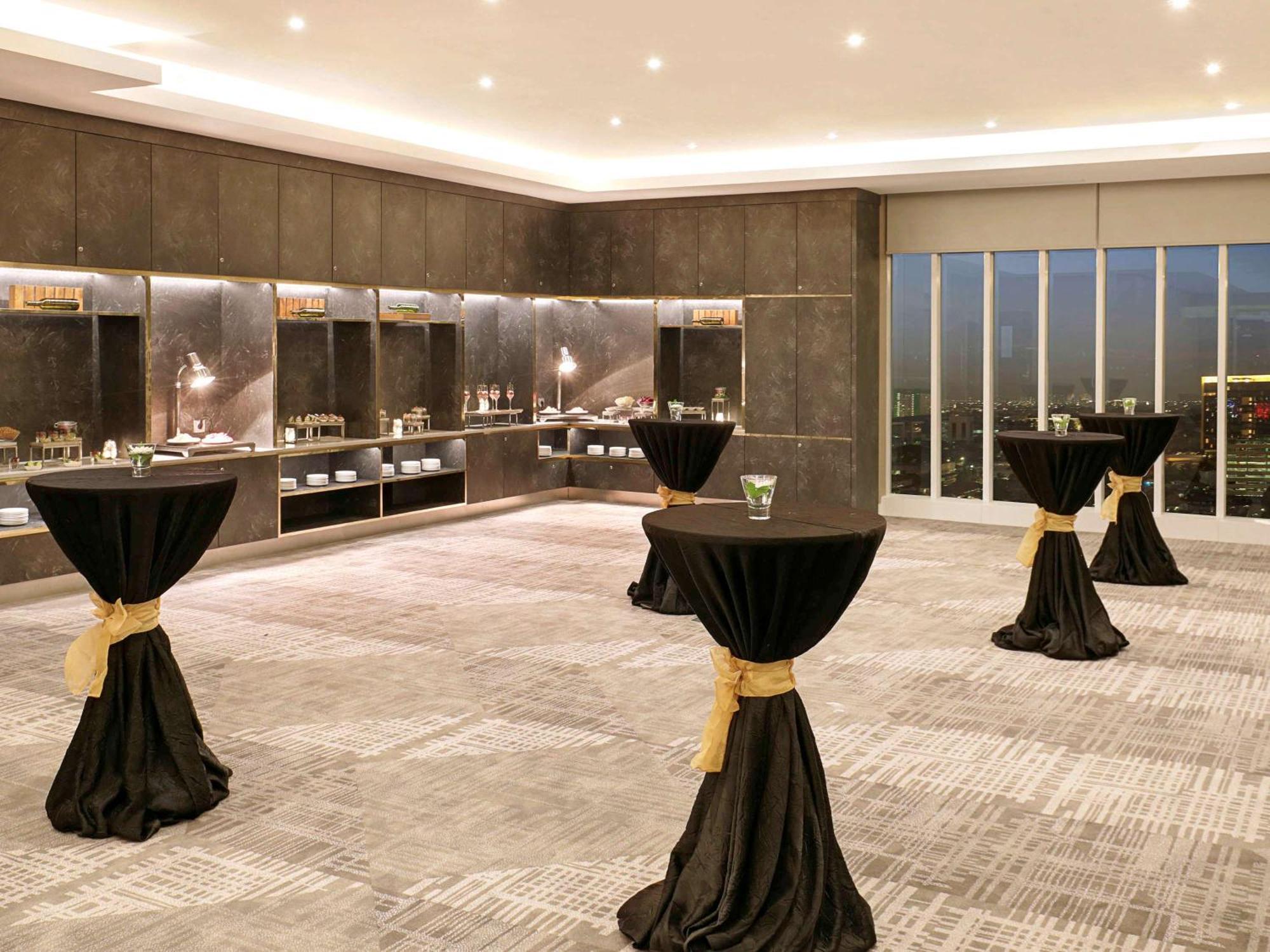 Novotel Cikini होटल